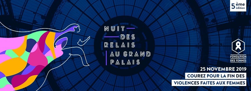 femme courant avec une traine arc en ciel